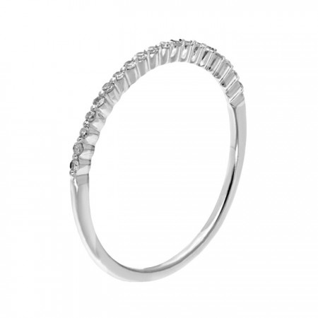 Diamond band ring in 14k