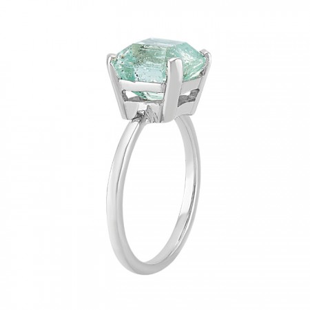 Stunning Emerald ring in 14K