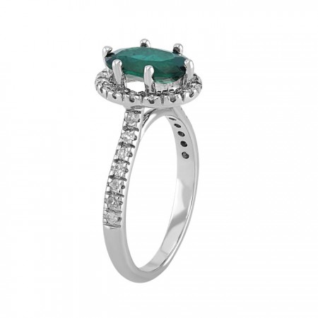 Oval shapped Emerald stone ring