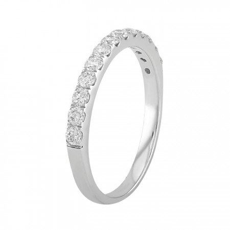 Diamond band ring in 14k