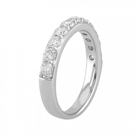 Diamond band ring in 14k