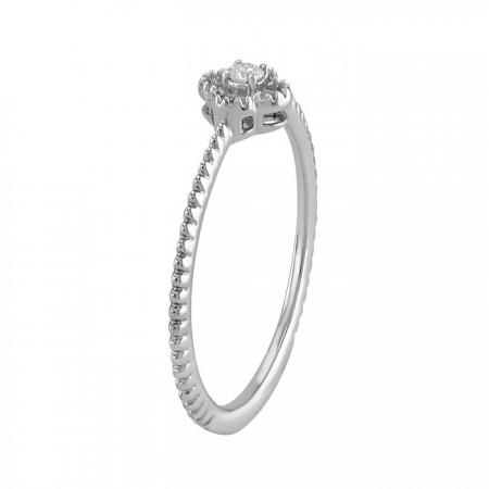 Solitaire ring in 14K