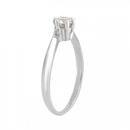 Solitaire ring in 14K