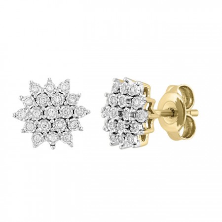 Diamond stud earrings in 14K